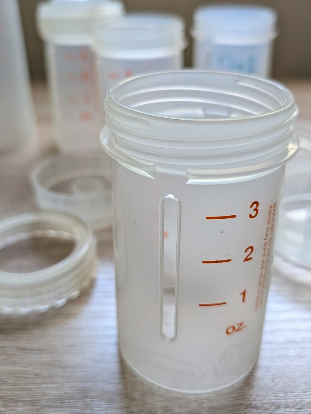 Vtg Playtex Nurser Flat Top Drop In. 8 Oz & 4 Oz Baby Bottles, Rings and Tops - Picture 3 of 6